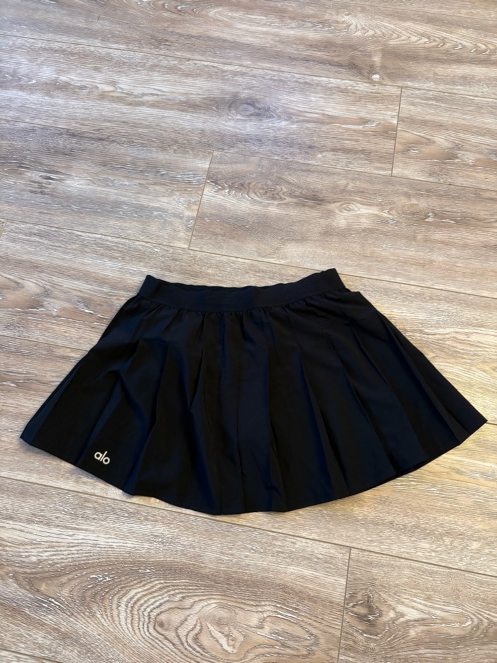 ALO Yoga Black Pleated Athletic Mini Skirt